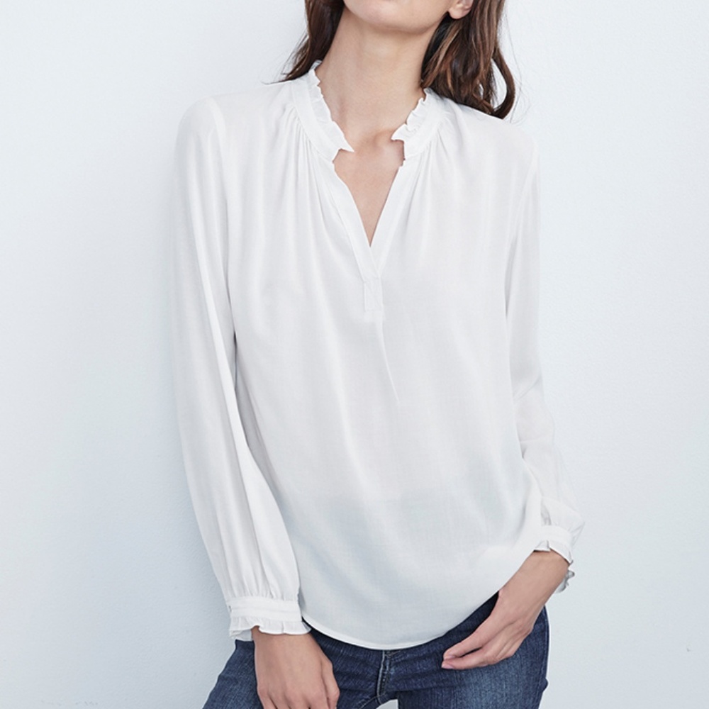 NWT Velvet by graham and spencer Long sleeve Top